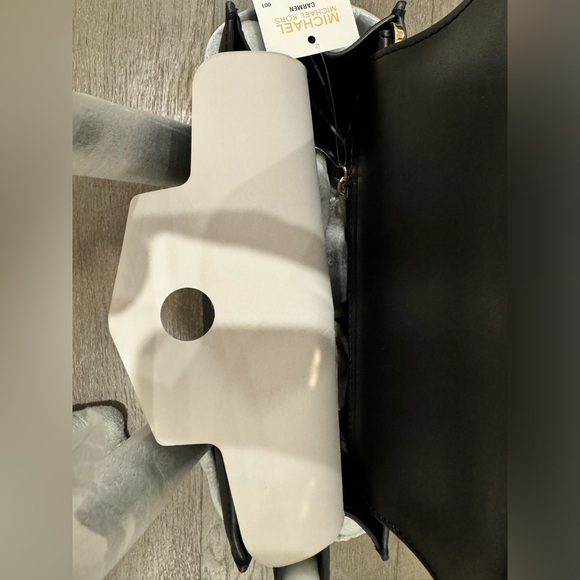 Brand new Michael kors purse - Picture 4 of 8